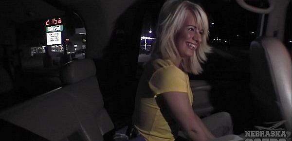  hot iowa blonde driving around and getting naked
